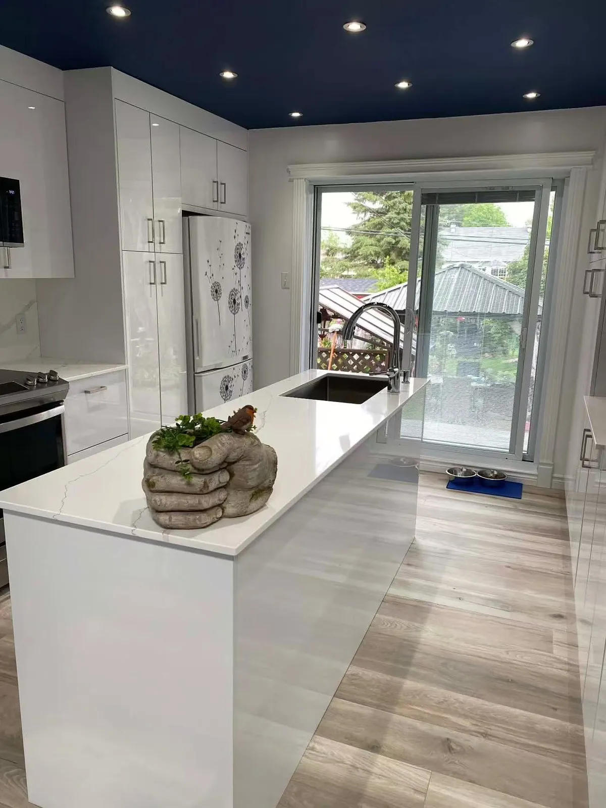 Tired Galley to High-Gloss White — Details 1