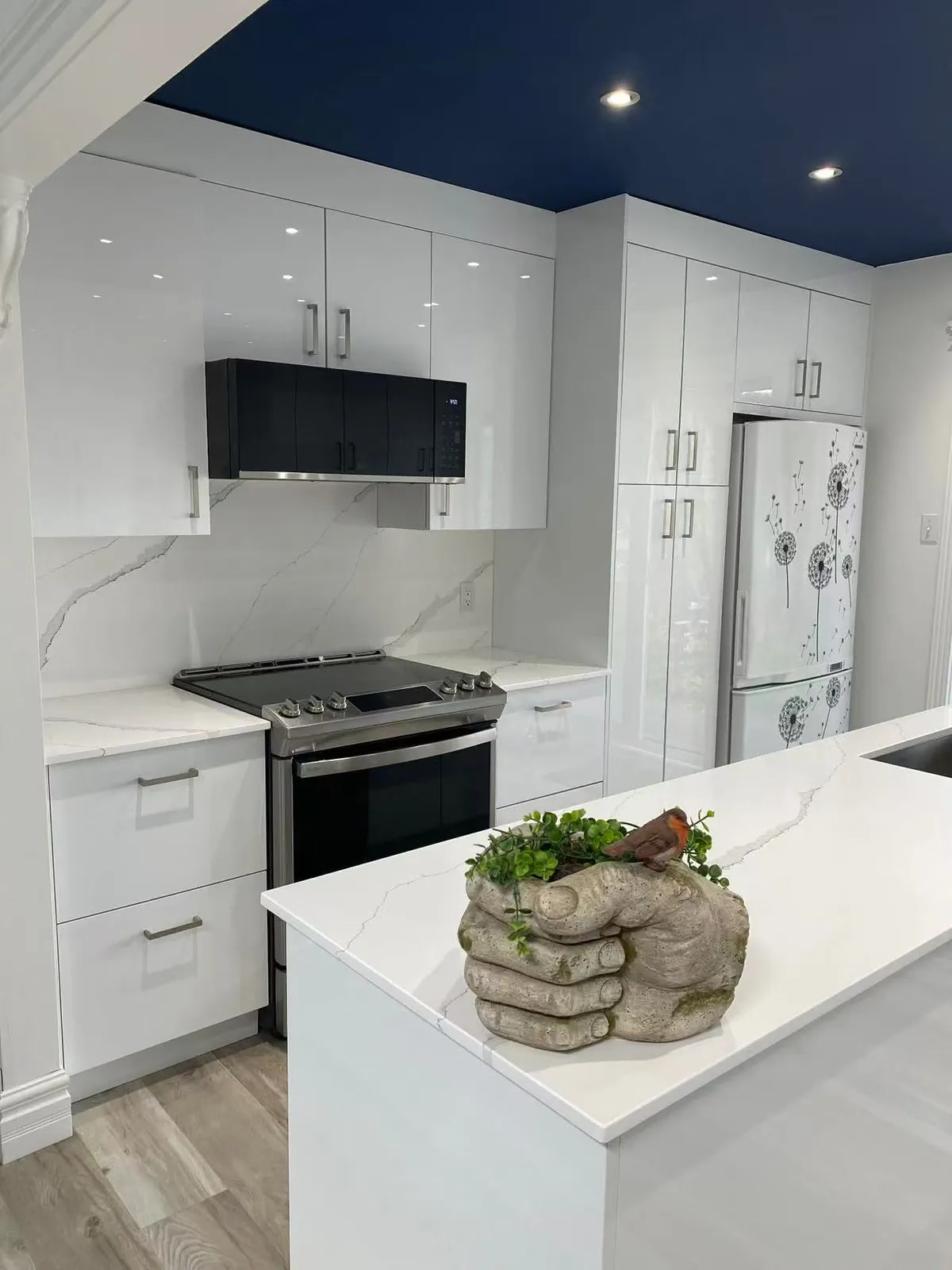 Tired Galley to High-Gloss White — Details 2