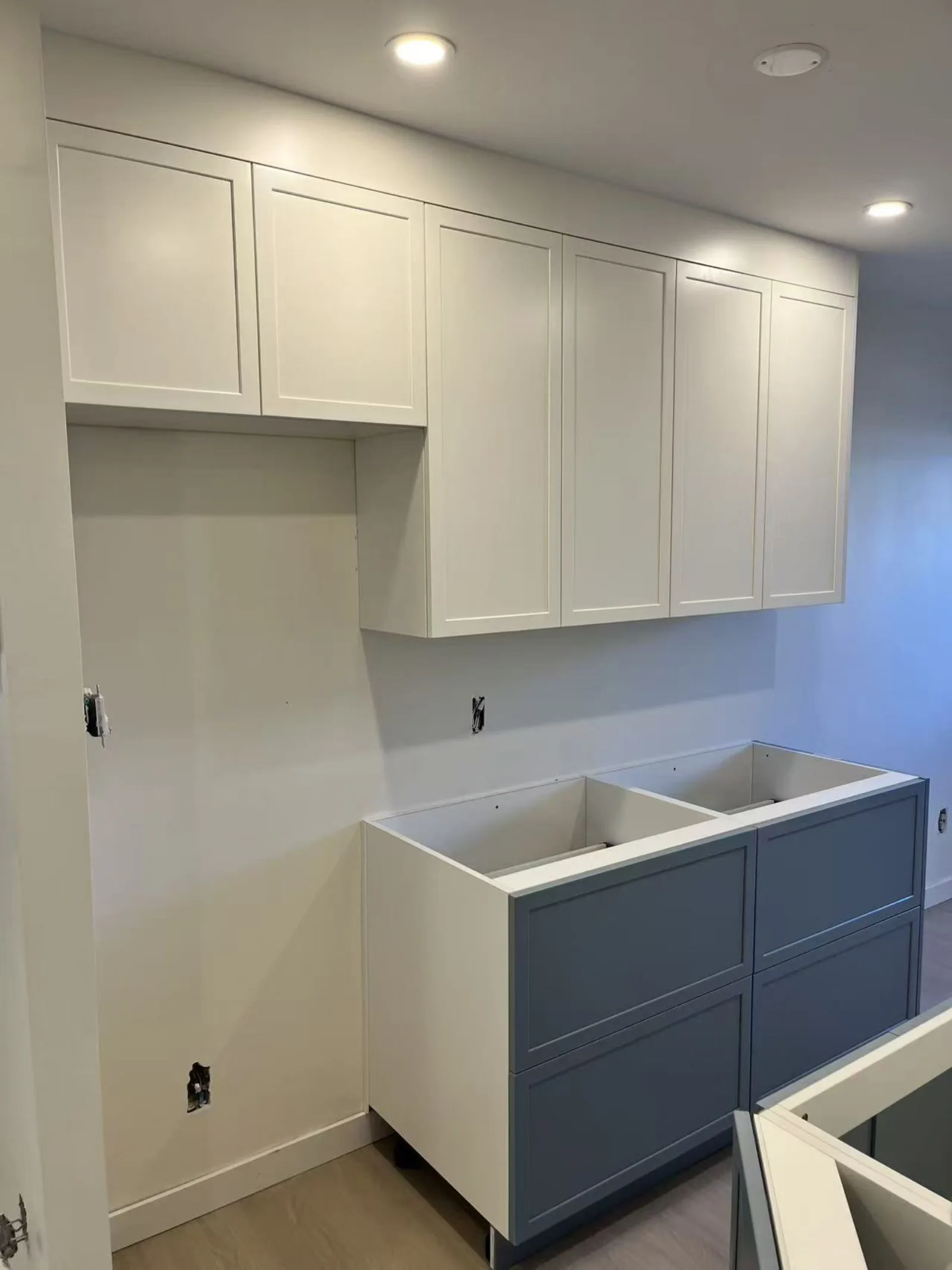 Slim Shaker bicolore : installation bleu et blanc — 2